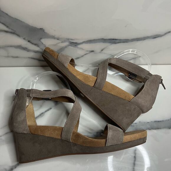 Lucky Brand | Women's Taupe Leather Neutral Strappy Wedge Kemadee Sandal Sz 9.5 - Picture 5 of 7